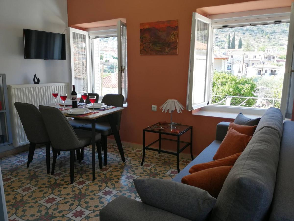 Sunny Cozy House With Grand Courtyard Daire Leonídion Dış mekan fotoğraf