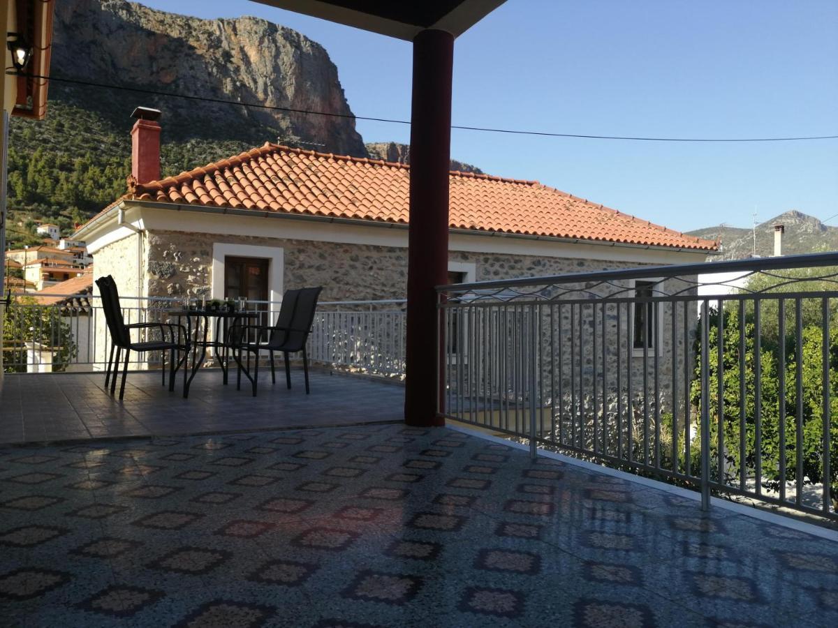 Sunny Cozy House With Grand Courtyard Daire Leonídion Dış mekan fotoğraf