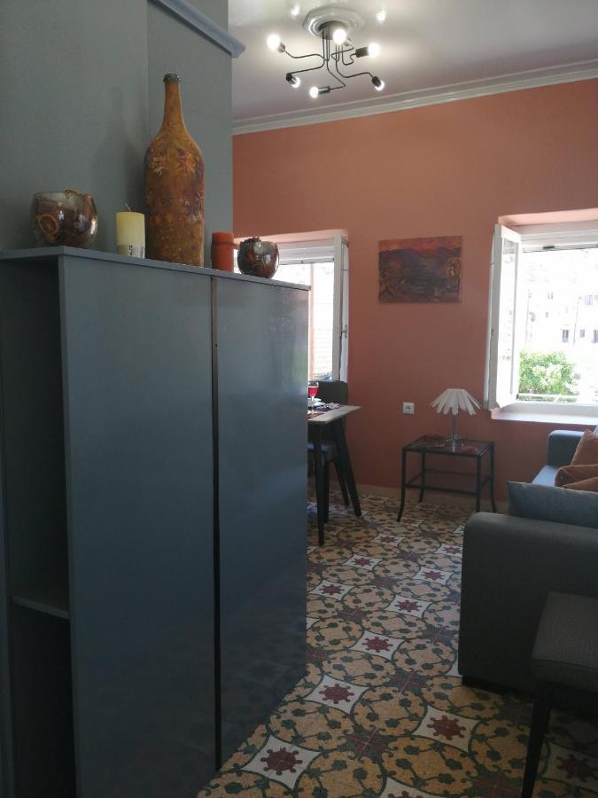Sunny Cozy House With Grand Courtyard Daire Leonídion Dış mekan fotoğraf