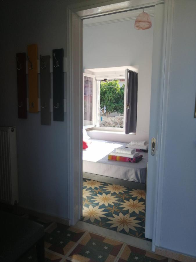 Sunny Cozy House With Grand Courtyard Daire Leonídion Dış mekan fotoğraf