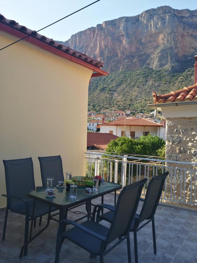 Sunny Cozy House With Grand Courtyard Daire Leonídion Dış mekan fotoğraf